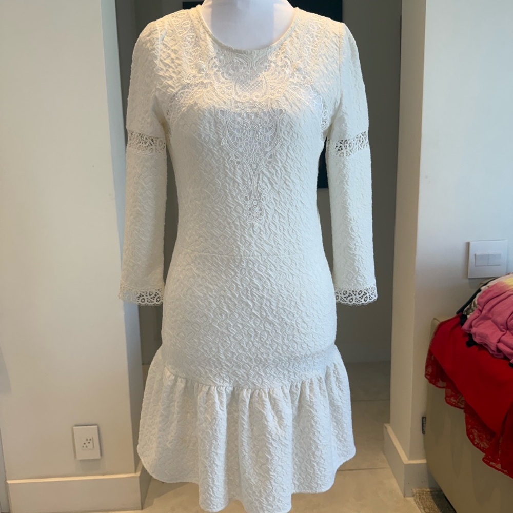 The topples Elegant White Lace Long-Sleeve Dress size small
